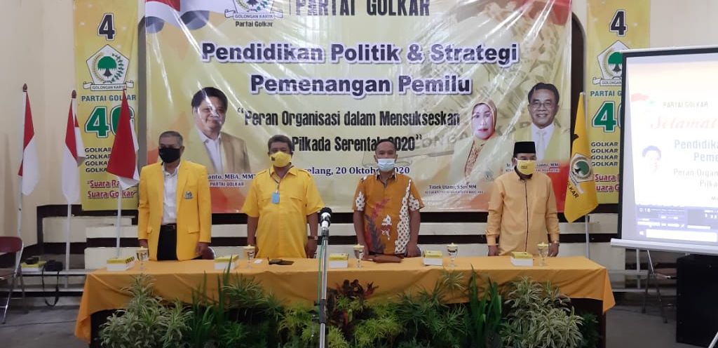 Ketua Bidang Pemenangan Pemilu Jateng & DIY DPP Partai Golkar, Dr HM Iqbal Wibisono didampingi Calon Walikota Magelang dr.HM.Nur Azis dan Calon Wakil Walikota KH M Masyur. 