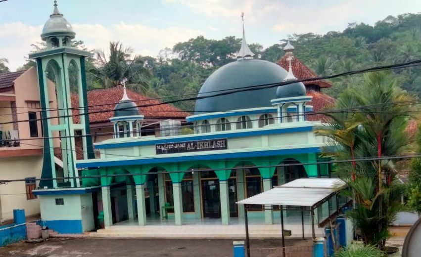 Salah satu masjid di Kabupaten Ciamis Jawa Barat, Masjid Al Ikhlas, Jalan RE Martadinata Km 06 Cisepet Kecamatan Baregbeg.*/Dok. Kabar-Priangan.com/Arief Farihan Kamil 