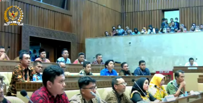Komisi II DPR RI melakukan RDPU dengan Forum Non-ASN Jawa Tengah (FORNAS)