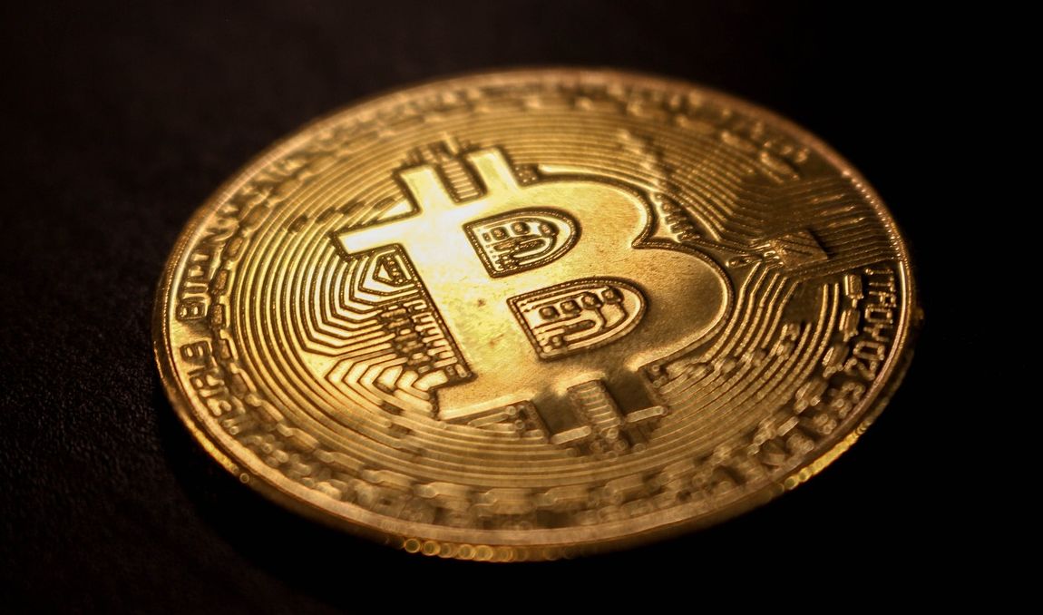 Ilustrasi bitcoin, jenis mata uang cryptocurrency atau kripto.