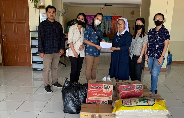 Peringati Hari Ibu,Foto:  Astra Motor Kalbar Kunjungi Panti Jompo