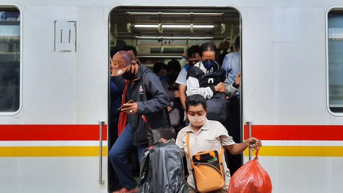 Banjir Ganggu Perjalanan KRL Jakarta Kota-Tanjung Priok