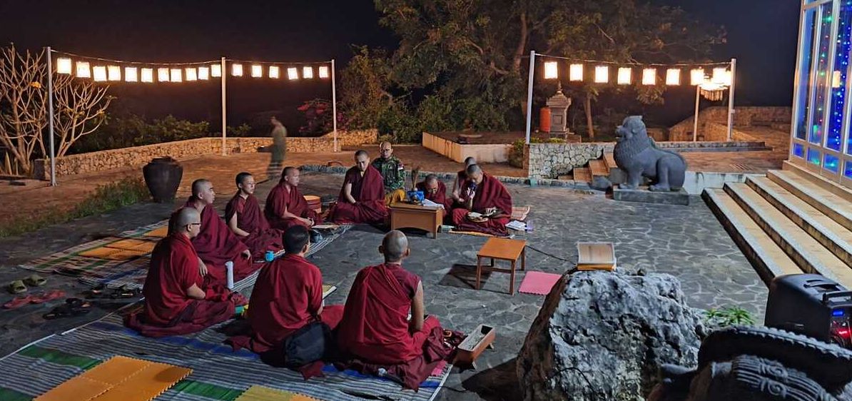 Biara Buddhis Indonesia Tuṣita Rayakan Waisak Sekaligus Melestarikan Warisan Budaya Nusantara