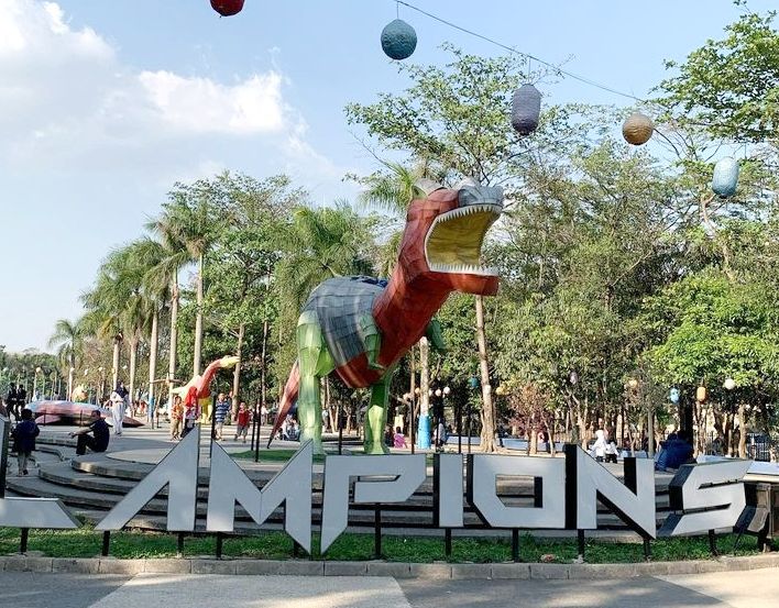 Lapangan Tegalega, salah satu tempat wisata edukasi di Bandung yang cocok dikunjungi bersama buah hati saat ngabuburit.