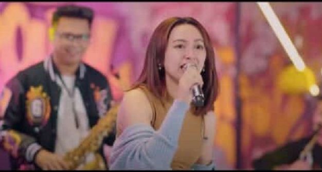 Berikut ini kunci gitar Happy Asmara - Rungkad