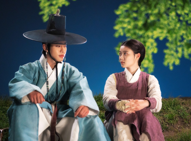 Drama Korea Lovers of The Red Sky  memasuki  pekan terakhir. / Viu
