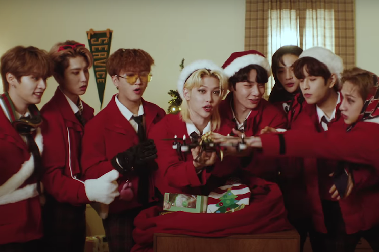 Lose my breath stray kids mp3. Stray Kids 2021. Группа Stray Kids Крисмас. Stray Kids Christmas Умуд.