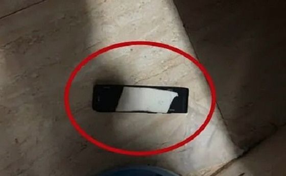 Seorang perempuan di Tiongkok merasa terkejut setelah dia menemukan kamera tersembunyi di kamar mandi yang biasa digunakannya.