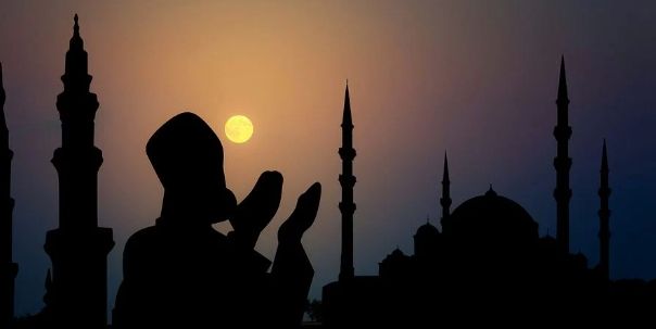 Ilustrasi membaca niat puasa ramadhan