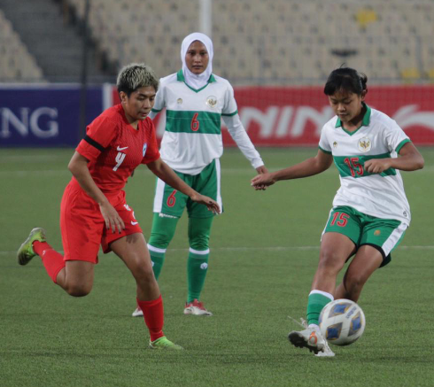 Timnas Wanita dalam laga leg pertama Kualifikasi Piala Asia Wanita 2022 melawan Singapura di Republican Central Stadium, Dushanbe, Tajikistan, 24 September 2021. / pssi.org