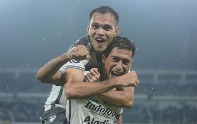 Rezaldi Hehanusa dan pelatih Persib Luis Milla sudah satu frekuensi. Jadi Rezaldi tak sulit adaptasi dengan pemain Maung Bandung di laga  BRI Liga 1. 