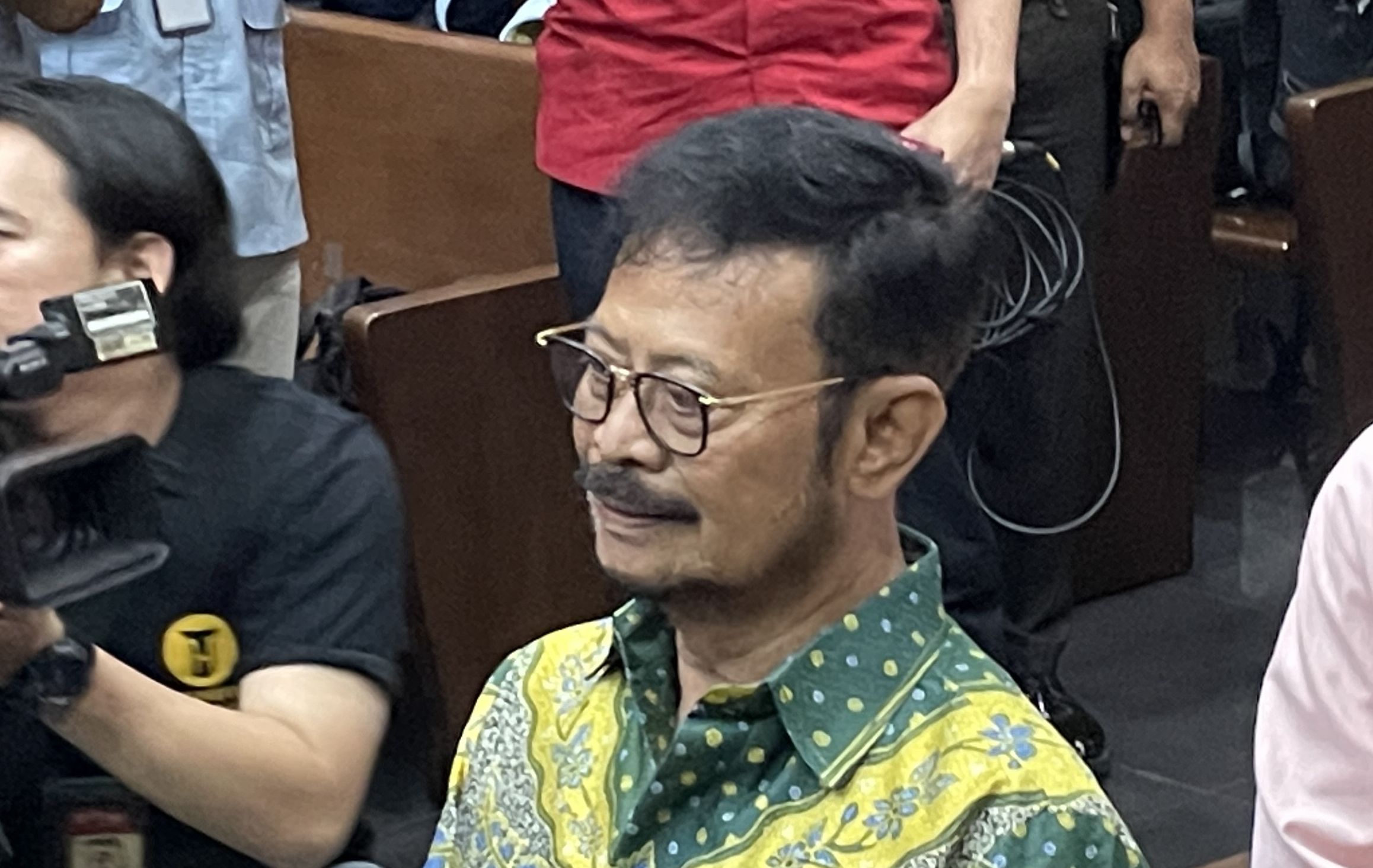Syahrul Yasin Limpo menjalani persidangan kasus dugaan pemerasan dan penerimaan gratifikasi. 