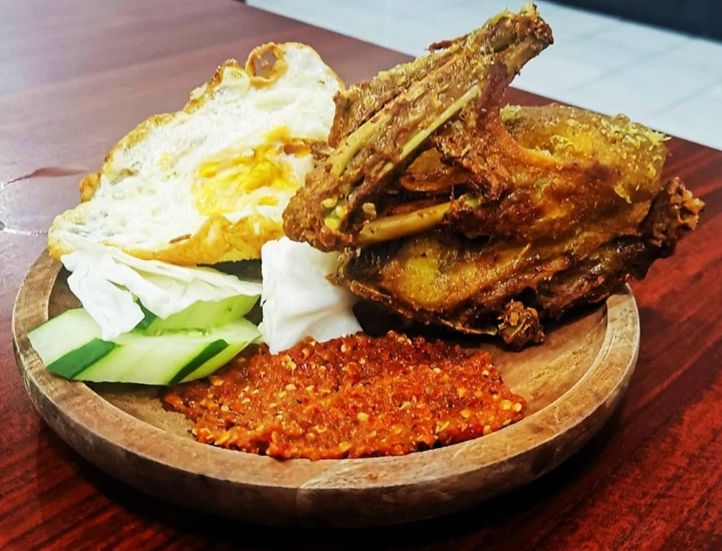 Ayam goreng Chi Chi, Surabaya