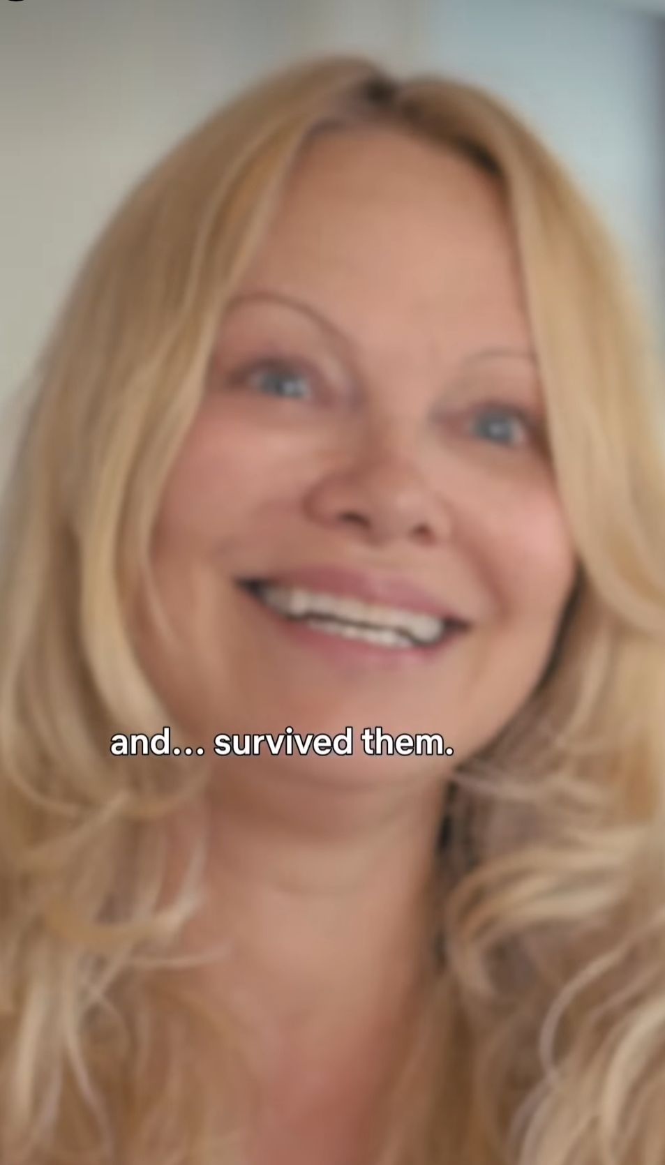 salah satu scene dalam film dokumenter Pamela Anderson