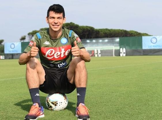 STRIKER Napoli, Hirving Lozano mengakui bahwa Barcelona adalah tim favoritnya.*