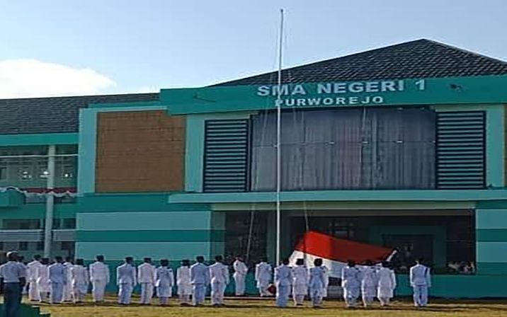Daftar SMA-sederajat terbaik di Kabupaten Purworejo, Jawa Tengah, SMAN 1 Purworejo salah satunya.