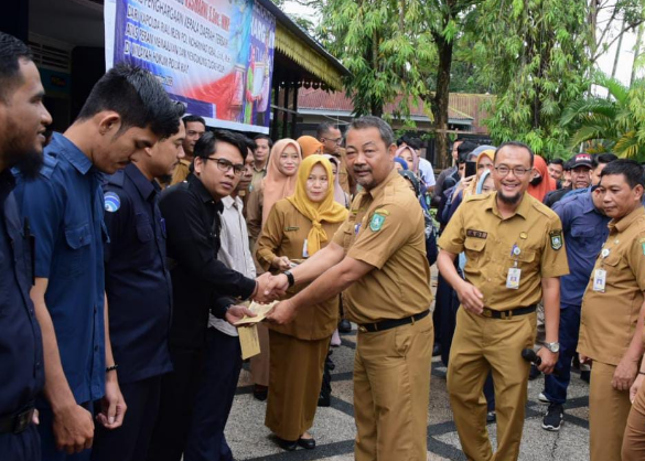 Ilustrasi. Peluang honorer untuk menjadi ASN PNS dan PPPK bisa melewati beberapa jalan ini