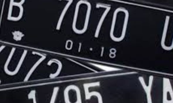 Ilustrasi kode plat nomor kendaraan untuk mengenali daerah.