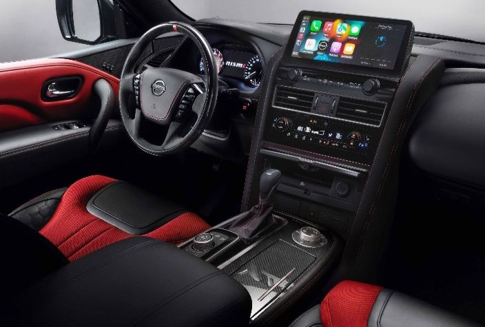 Interior Nissan Patrol NISMO 2022 yang bergaya mobil sport