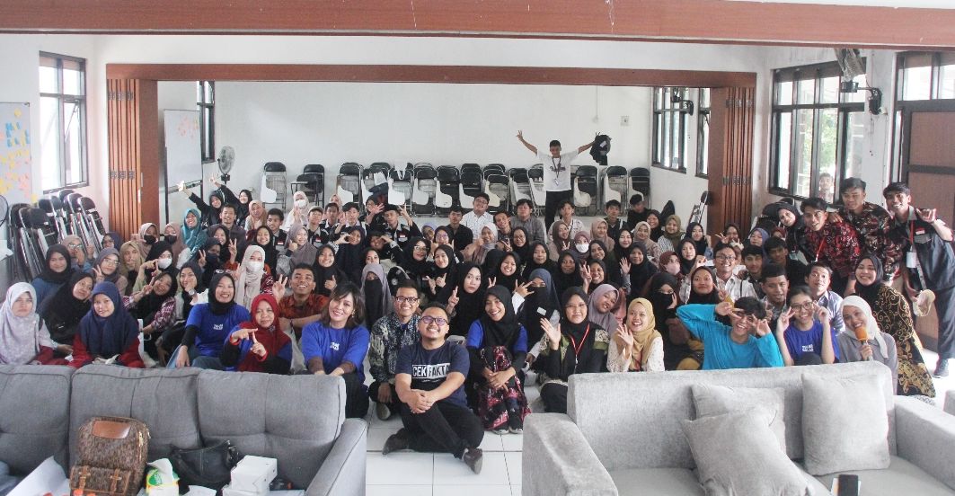 Masyarakat Anti Fitnah Indonesia (MAFINDO) berkolaborasi dengan Prodi Komunikasi Penyiaran Islam Institut Agama Islam Nasional Laa Roiba mengadakan kelas Sekolah Kebangsaan Tular Nalar guna meningkatkan literasi digital menuju pemilu 2024 