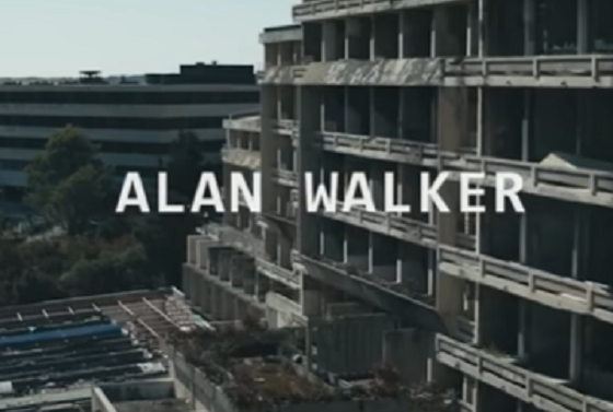 Lagu alan falls all down walker lirik Alan Walker
