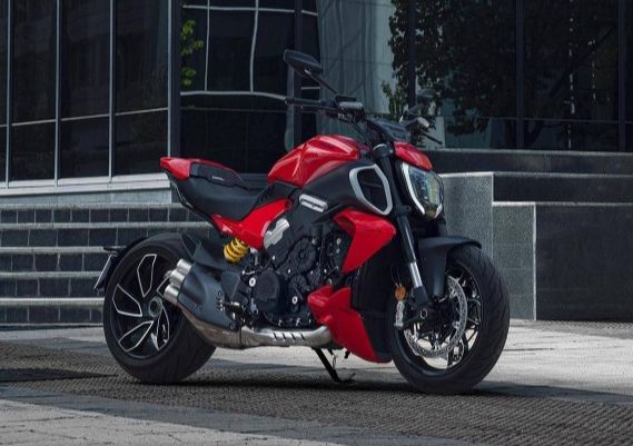 Ducati Diavel V4 terbaru 2023 siap meluncur