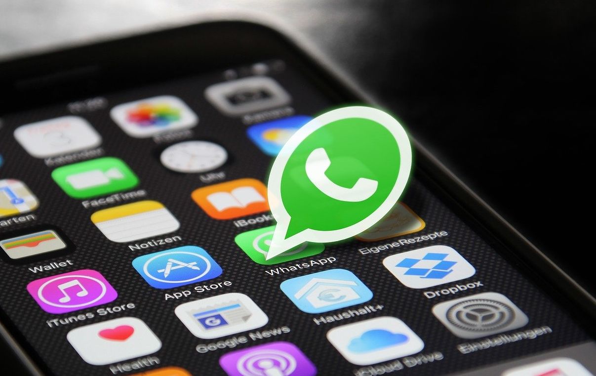 Download GB WhatsApp Pro v 15.00 Apk terbaru 2022 anti banned tanpa kadaluarsa yang banyak dicari, ini link unduh aplikasi WA resmi gratis.