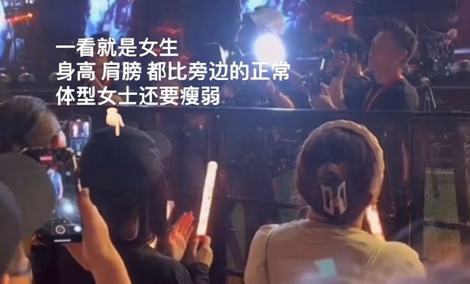 Terciduk Nonton Konser Pakai Wig, Wang Yibo Curi Perhatian Netizen