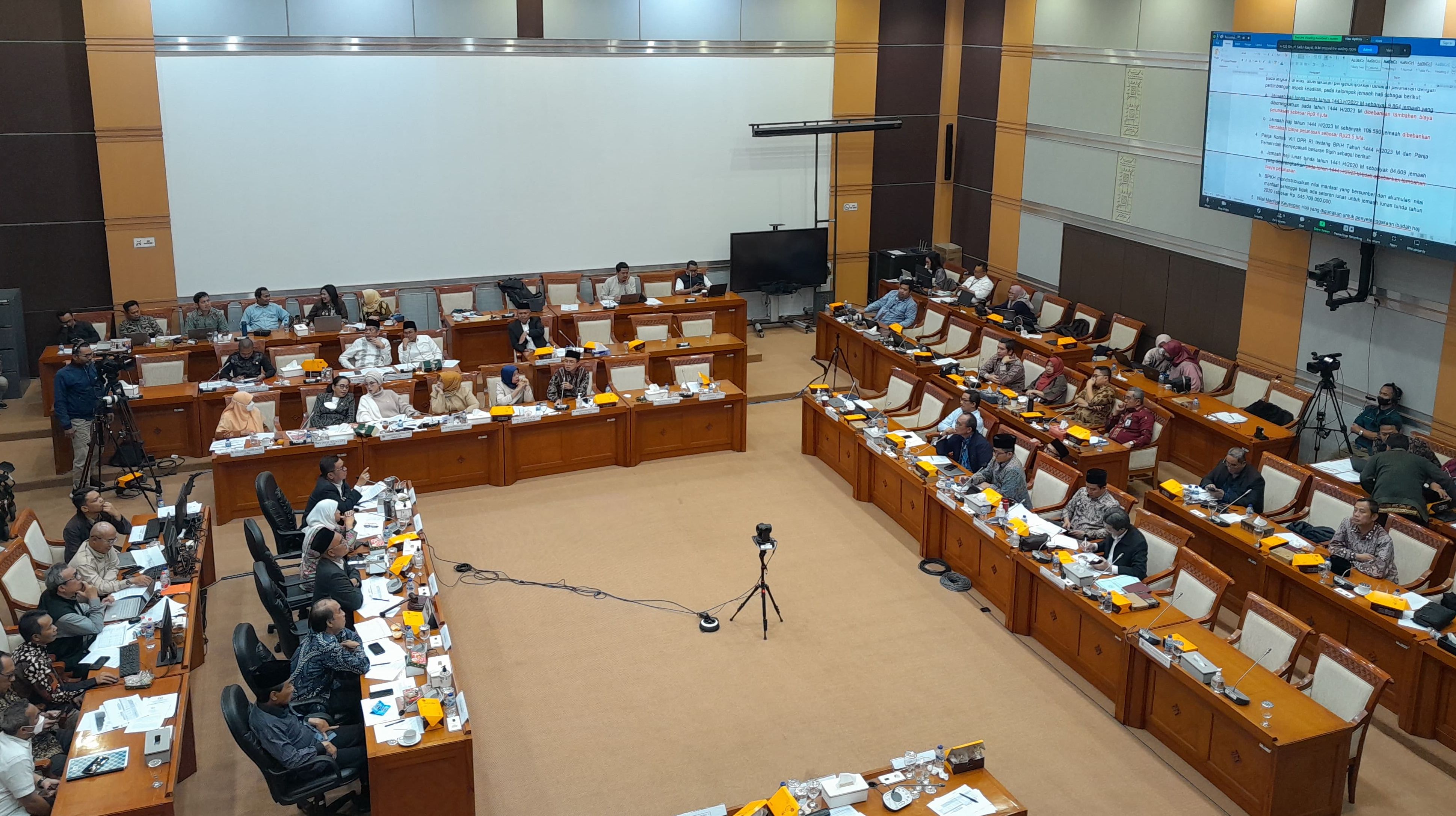 Rapat biaya haji 2023 Komisi VIII DPR, Senayan, Jakarta, Rabu 15 Februari 2023.
