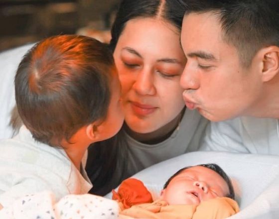 Pasangan Baim Wong dan Paula Verhoeven dikaruniai putra kedua. Semasa kehamilan, Paula sempat positif Covid-19 dan juga demam berdarah.