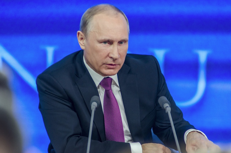 Vladimir Putin merupakan sosok pemimpin negara yang eksentrik namun menarik untuk kita simak kisahnya.