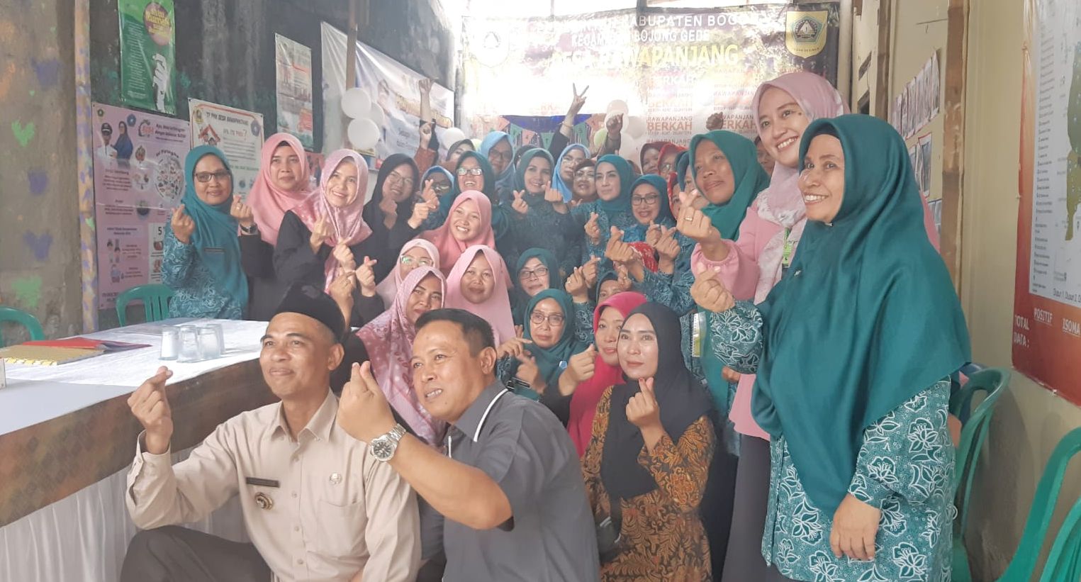 Berfoto bersama usai rechecking PKK Kabupaten Bogor di Rawapanjang Bojonggede 