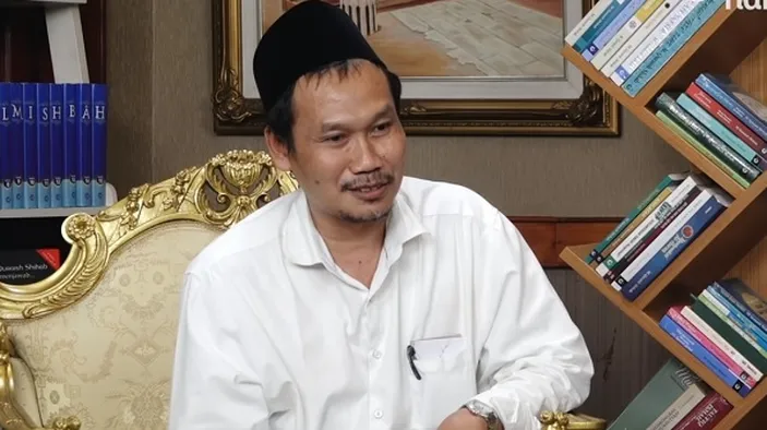 Profil Lengkap Gus Baha Ulama Ahli Tafsir Al Quran Dan Santri Pertama