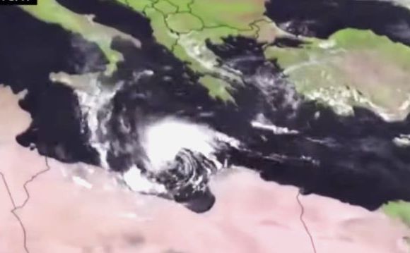 Citra satelit memperlihatkan saat Badai Daniel menerjang Kota Derma pesisir Mediterania Libya utara Minggu 10 September 2023.
