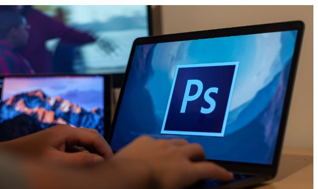 Adobe Photoshop salah satu aplikasi offline convert WebP ke JPG