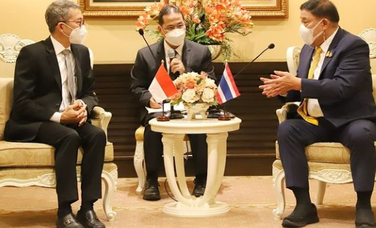 Pertemuan Dubes Indonesia untuk Thaliand, Rachmat Budiman dengan Gubernur Bangkok, Aswin Kwanmuang di kantor Bangkok Metropolitan Administration (BMA), Selasa 14 September 2021. / @indonesiainbangkok