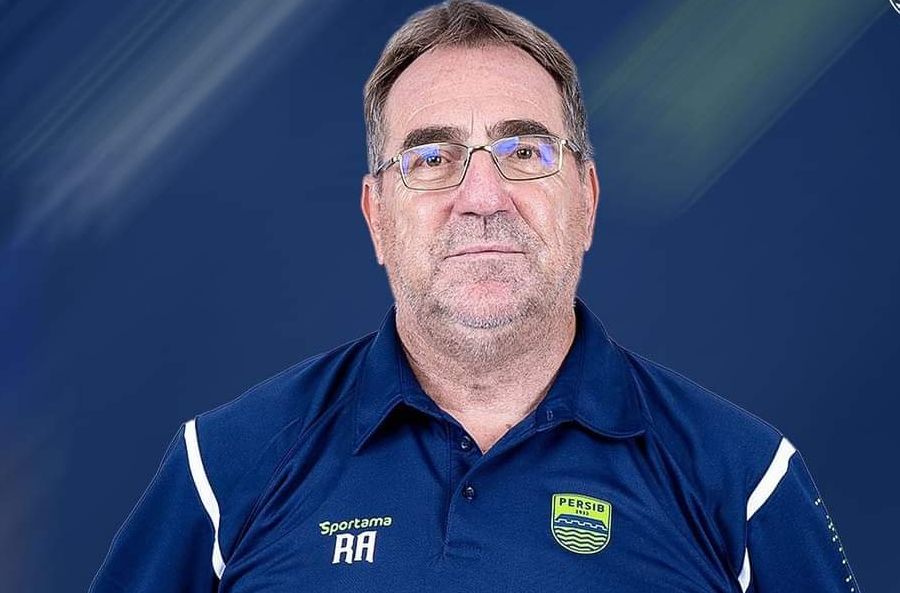 Robert Alberts mengundurkan diri menjadi kepala pelatih Persib Bandung 