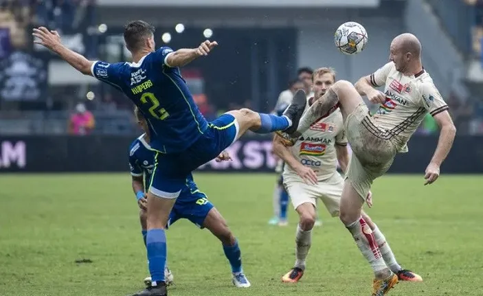 SEDANG BERLANGSUNG Persija vs Persib di BRI Liga 1, Siaran Langsung di Vidio