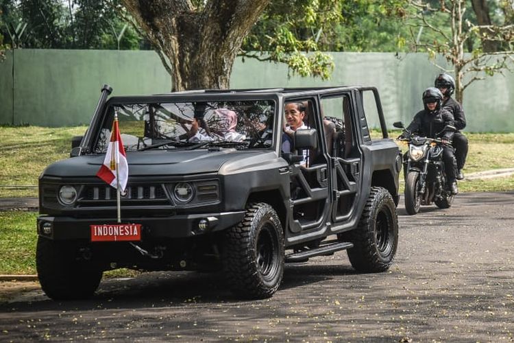 Kunjungi PT Pindad, Jokowi Tegaskan Industri Pertahanan Indonesia ...