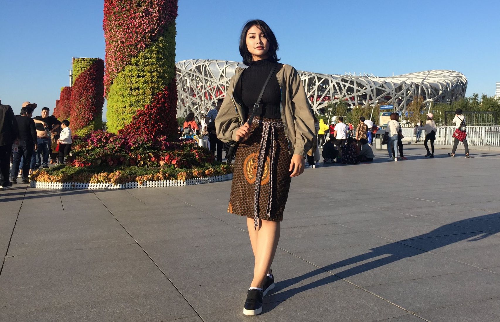 AKP Rita Yuliana mengenakan batik di Beijing, 2018.