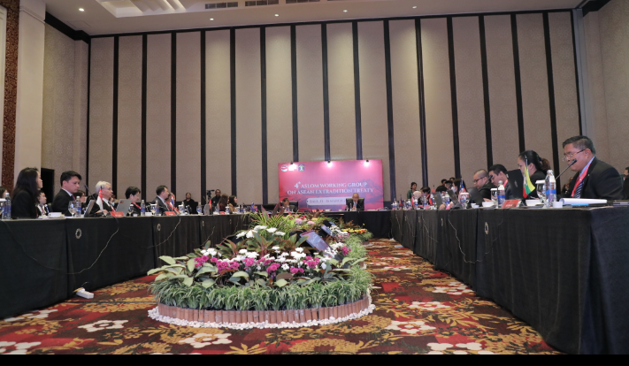 perundingan the 4th ASLOM Working Group Meeting on the ASEAN Extradition Treaty (the 4th ASLOM WG on AET) yang berlangsung pada tanggal 13-15 Maret 2023 di The Trans Resort Seminyak, Bali.