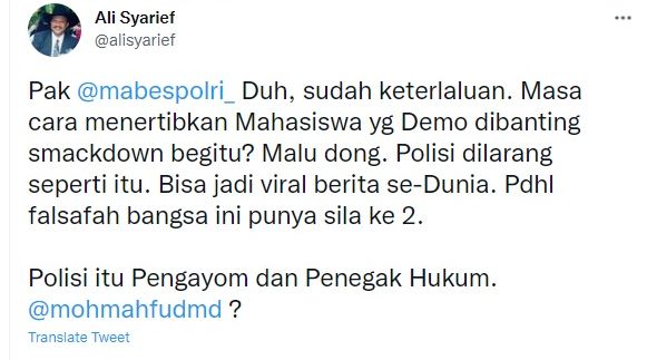 Cuitan Ali Syarief yang mengomentari aksi 'smackdown' yang dilakukan aparat polisi terhadap mahasiswa peserta demonstrasi di Tangerang.