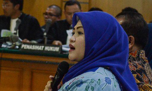 TERDAKWA kasus dugaan suap proyek Meikarta, Neneng Hasanah Yasin menjawab pertanyaan Jaksa Penuntut Umum saat menjalani sidang dengan agenda pemeriksaan terdakwa di Pengadilan Tipikor, Bandung, Rabu 10 April 2019.*