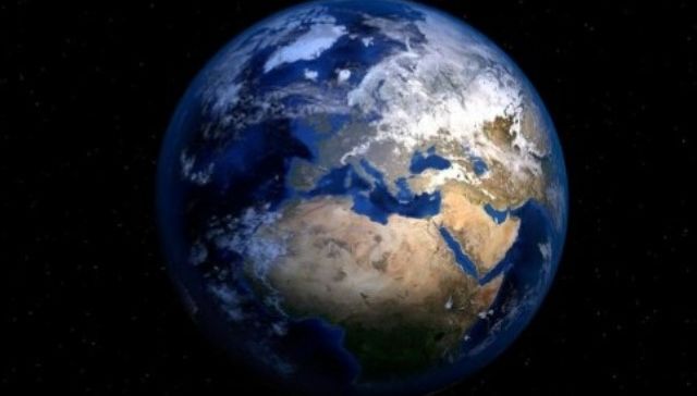 ilustrasi Pengaruh Letak Astronomis Indonesia./Revolusi Bumi Sejajar dengan Neptunus Kapan Terjadi? Simak Penjelasannya