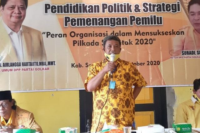 Ketua DPP Partai Golkar H.M. Iqbal Wibisono ketika tampil sebagai pembicara di hadapan kader Partai Golkar DPD II Kabupaten Semarang yang mengikuti Pendidikan Politik dan Strategi Pemenangan Pemilu di Wilayah Jawa II (Jateng dan DIY) di Ungaran, Jawa Tengah, Selasa, 20 Oktober 2020.