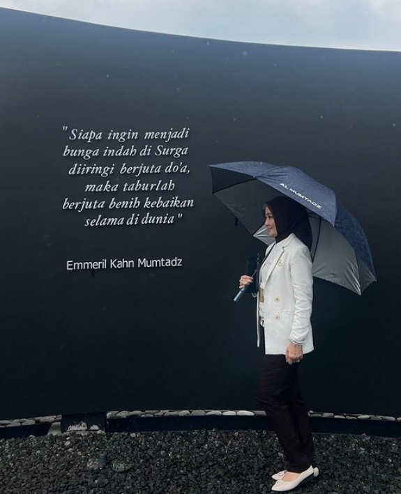 Atalia Praratya Ziarah Ke Makam Eril Jelang Ramadhan, Ucapkan Terima kasih Pada Yang Mendoakan