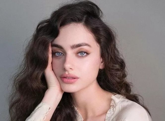 Plus belle femme du monde en 2020 : Yael Shelbia, une adolescente de 19 ans remporte la couronne
