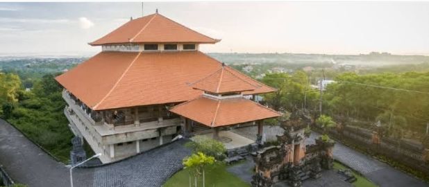 Politeknik Pariwisata (Poltekpar) Bali sebagai perpanjangan tangan Kemenparekraf telah membagikan ilmu kepariwisataannya ke aparatur sipil negara (ASN) di lingkup Dinas Pariwisata dan Ekonomi Kreatif Provinsi Nusa Tenggara Timur (NTT).