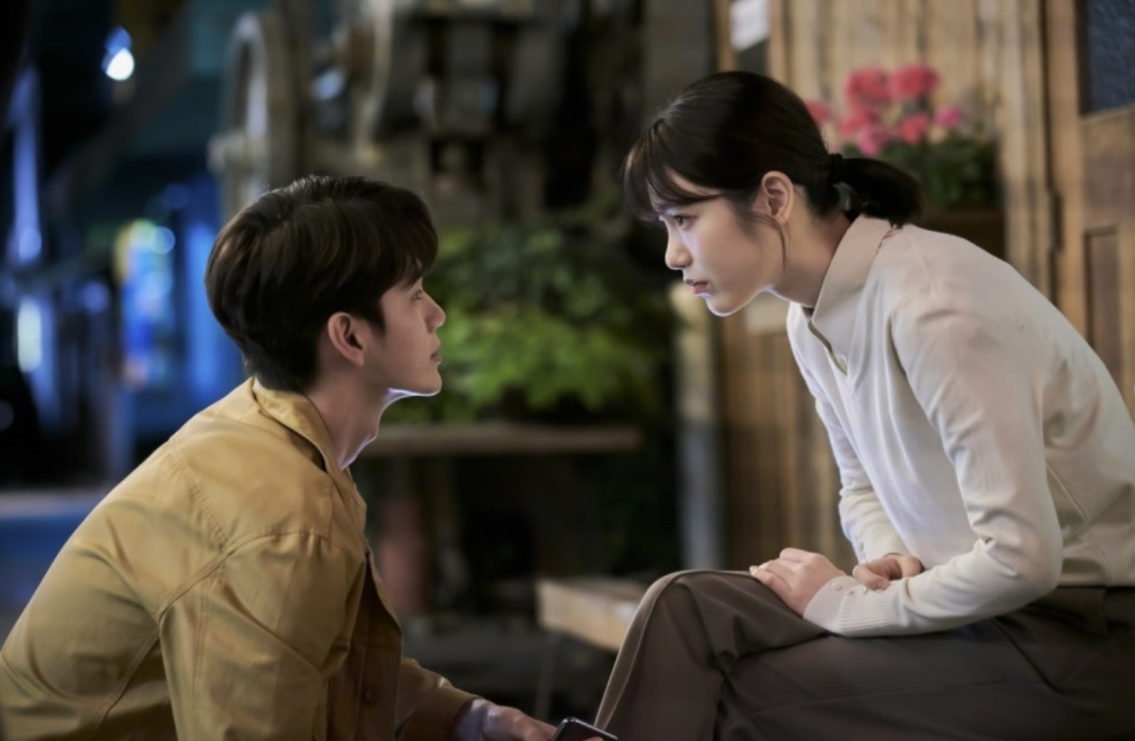 Cuplikan Ong Seong Wu dan Shin Ye Eun dalam upcoming Drama ‘More Than Friends’ (Pict by Soompi)