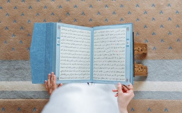 Surat Al Mulk Ayat 1 Sampai 30 Ada Tulisan Arab, Latin Hingga ...